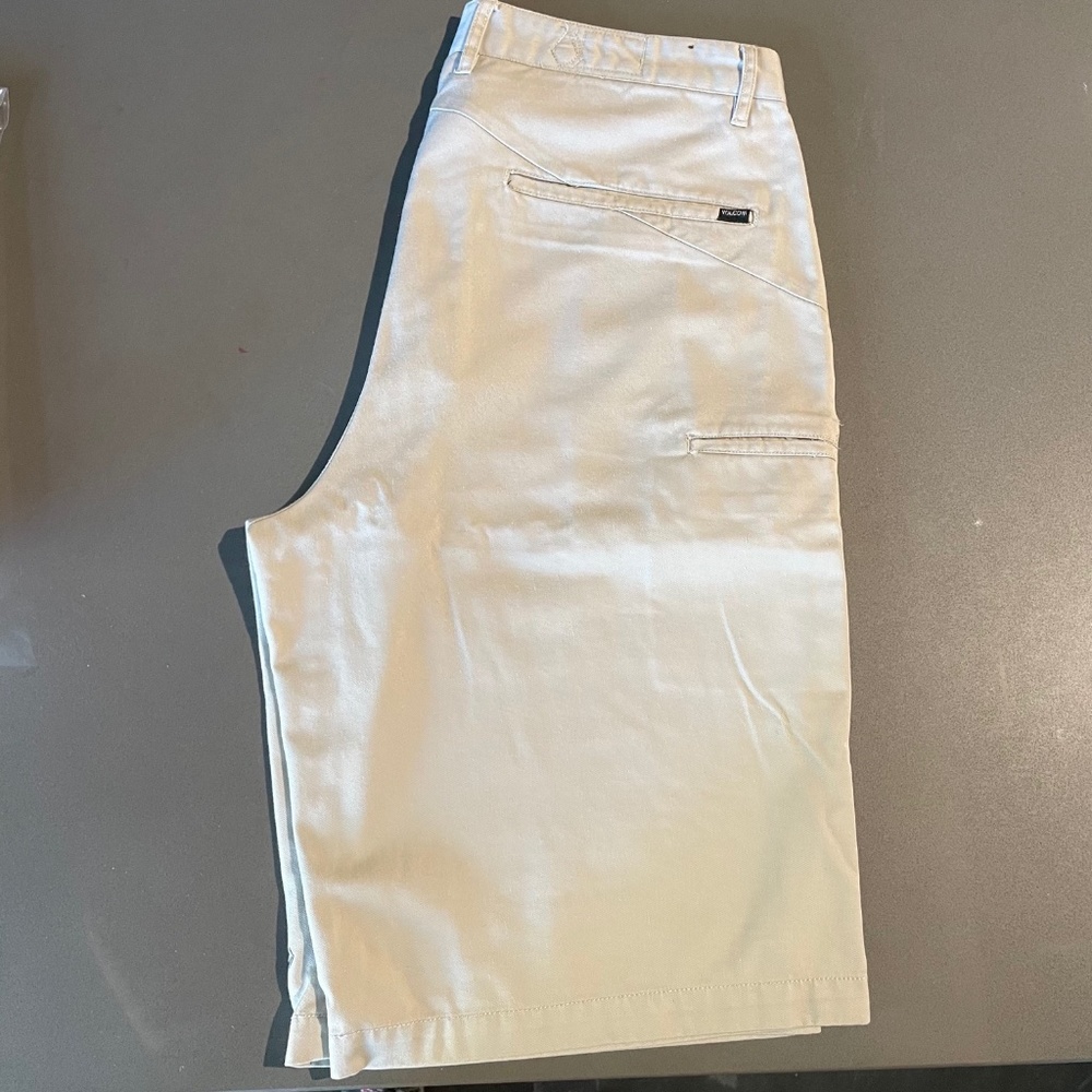 Volcom Frickin Chino Shorts size 34 Mens Tan